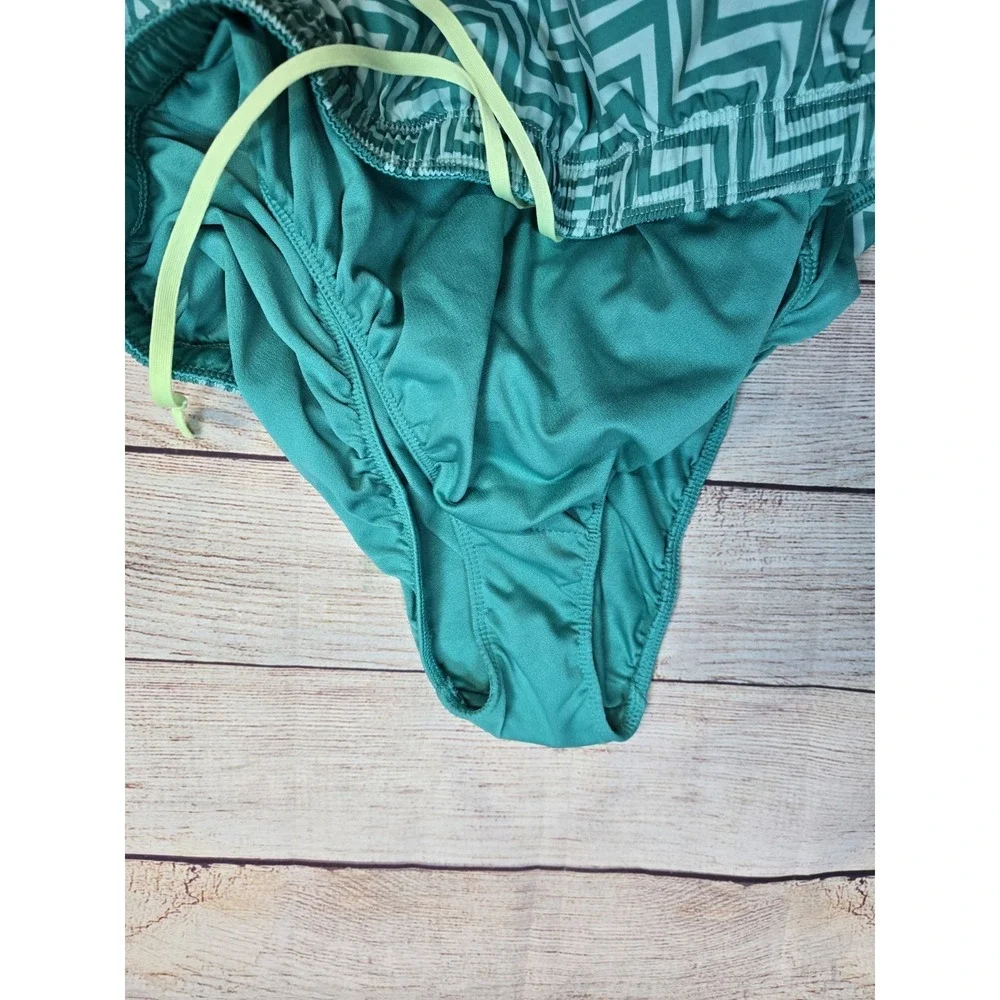 Nike Running Shorts Women's Size Large Dri Fit Tempo Green‎ Lined Drawstring